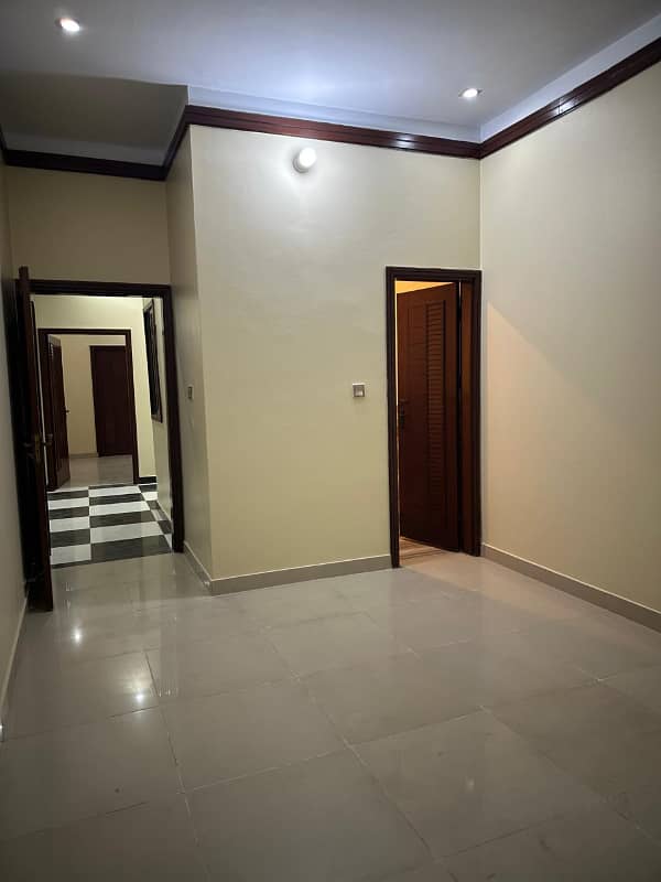 3rd Floor Portion with Roof Available for Sale in Gulshan Iqbal Block-6 11