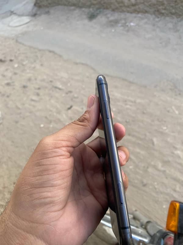 Iphone11 airtight waterpck urgent sale 2