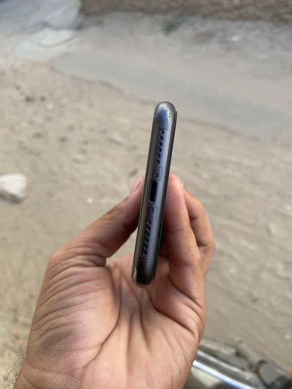 Iphone11 airtight waterpck urgent sale 4