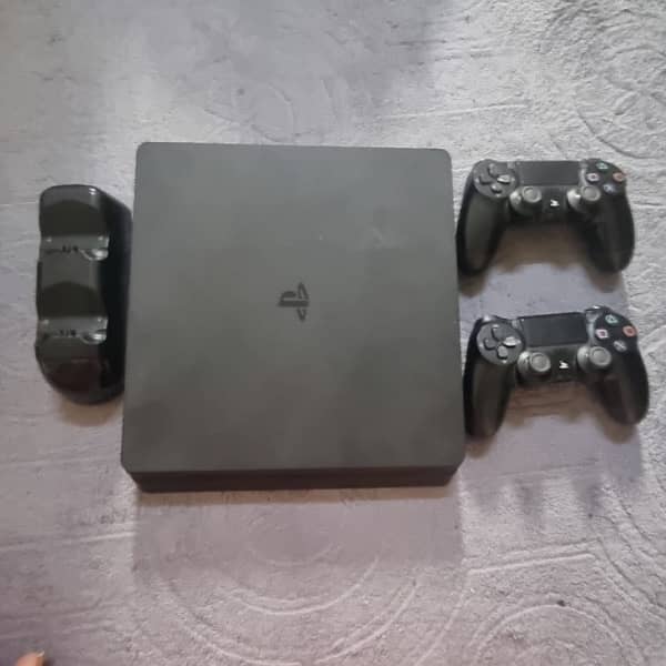 PS4 slim (1Tb) 0