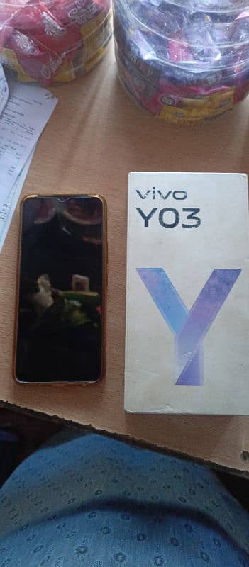 vivo y03 4/64 box ha sath charge nhi ha 1