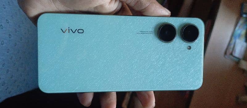 vivo y03 4/64 box ha sath charge nhi ha 3