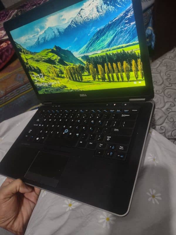 Laptop Dell Latitude E7440 Core i7 4th Gen 1