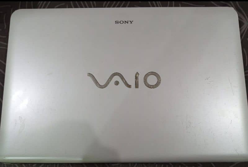 sony vaio i3 2.40GHz ,5.00GB RAM/Storage 465GB 4