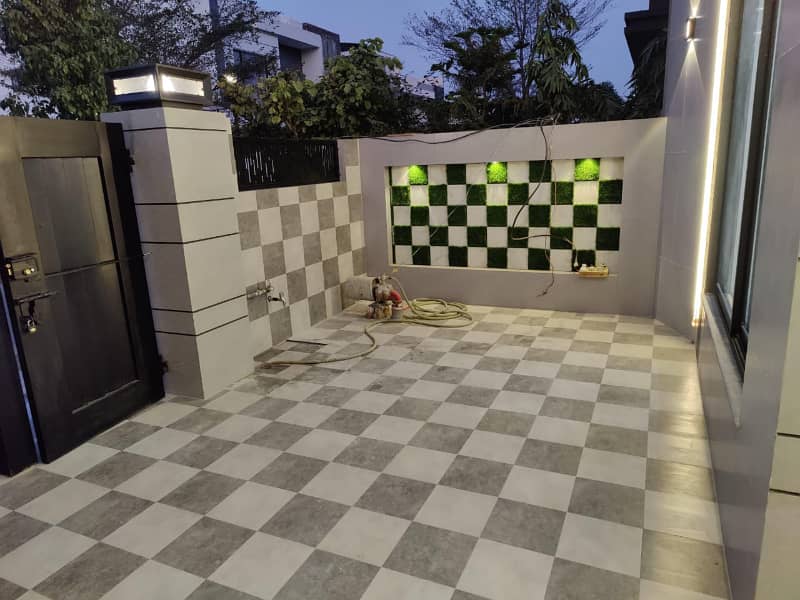 12 Marla Brand New House For Sale In Lake City - Sector M-3A Near Ring Road Lahore 5