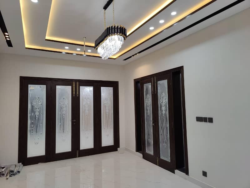 12 Marla Brand New House For Sale In Lake City - Sector M-3A Near Ring Road Lahore 11