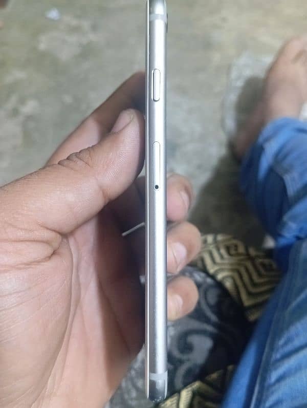 I sell my iPhone 6 16GB non PTA 2