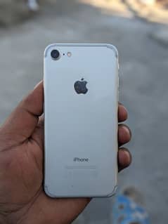 I phone 7/128 gb pta approved white colour