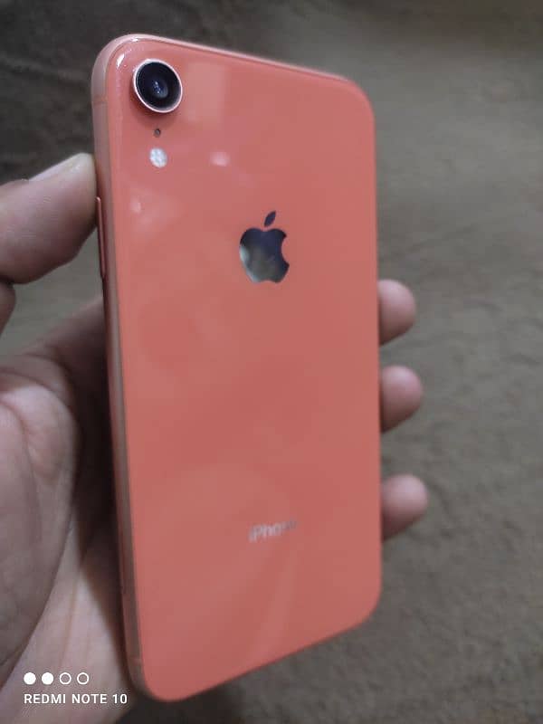 iPhone XR 64Gb 4