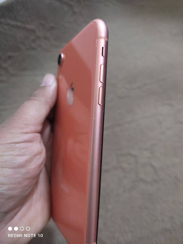 iPhone XR 64Gb 6