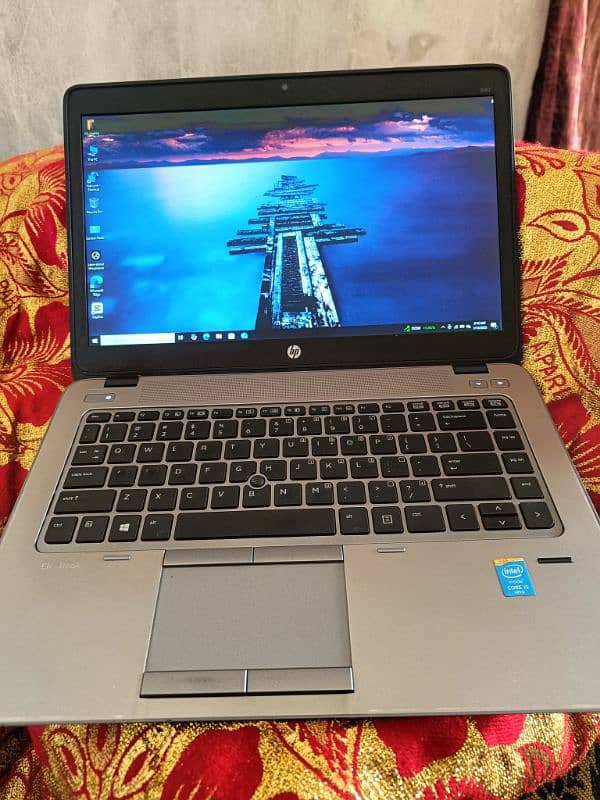 HP Elite Book 840 0