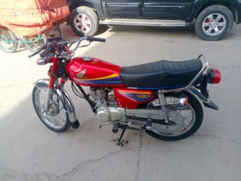 Honda 125cc bike 2009 model WhatsApp 03 23 67 20 933 0