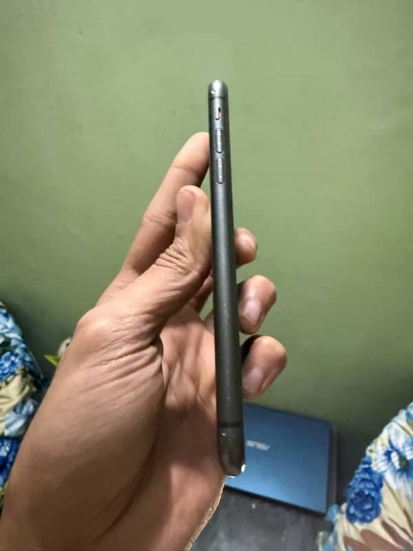 iphone 11 non pta with orignal box 4