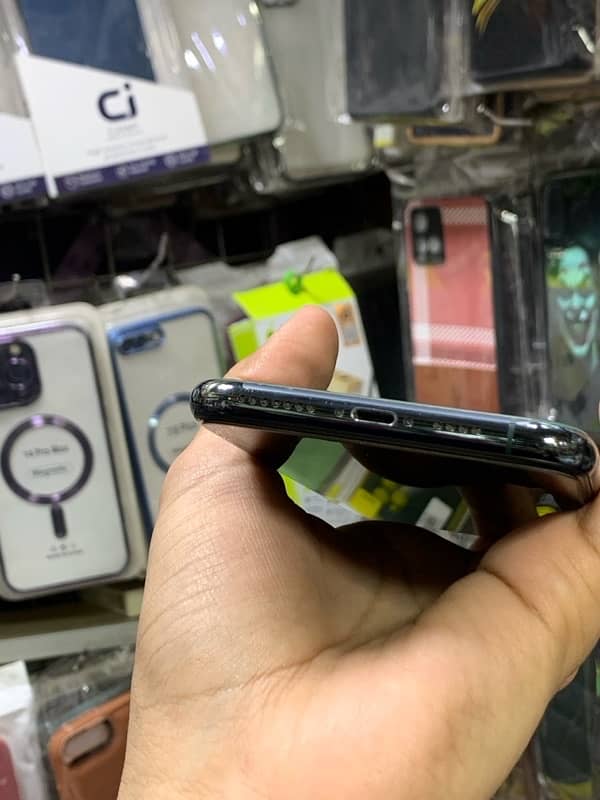 iPhone 11 Pro Max non pta 64gb 4