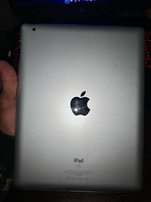 Apple ipad 2 16GB  with 1 mini ipad free 16gb 1