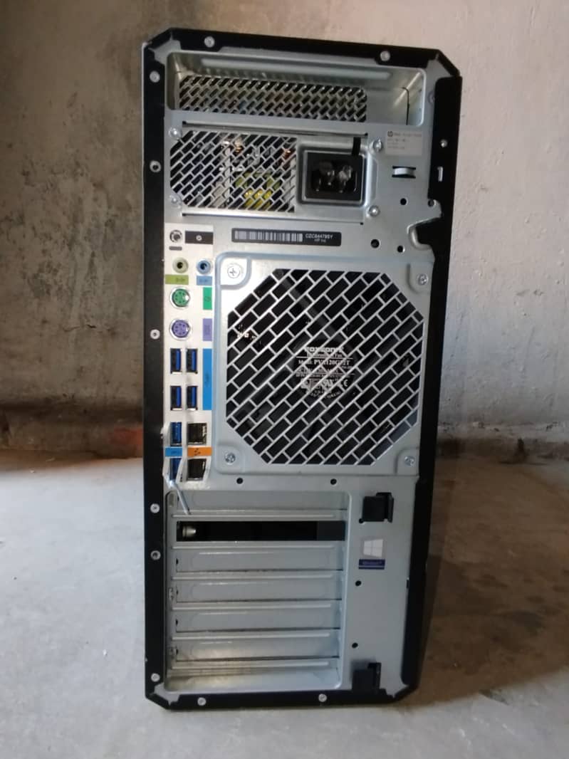 HP Z4 G4 / W 2123 (Barebone only) 6