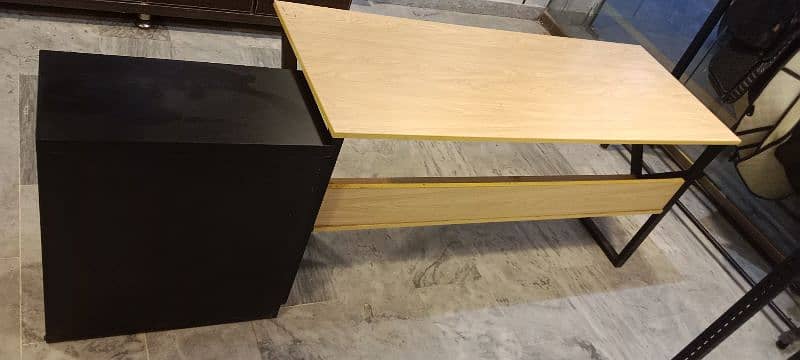 office table and side table 4