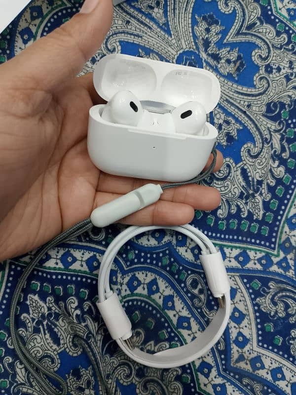 Airpods pro2nd(generation). box pack white and black colour03131379760 4