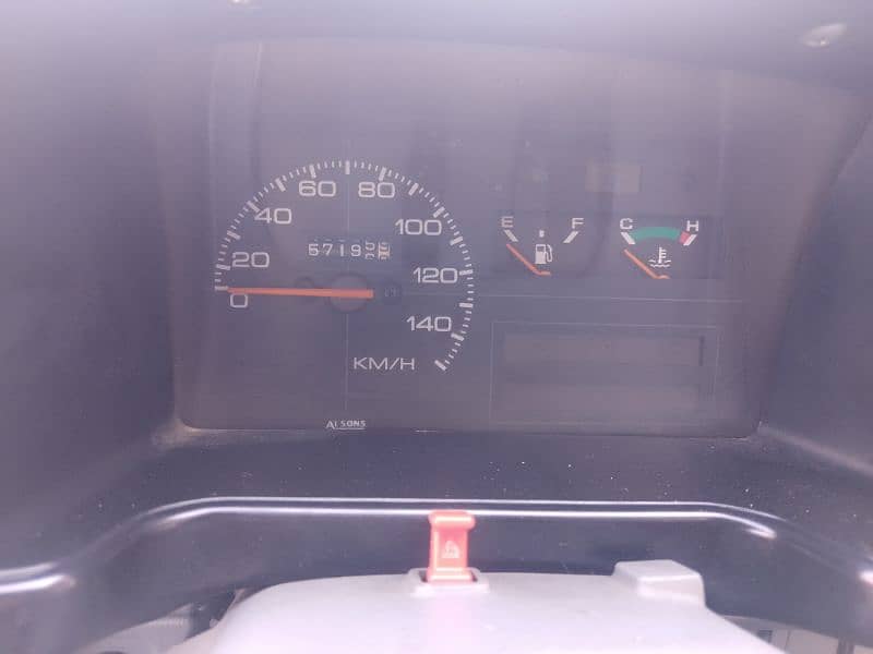 Suzuki Mehran VXR 2015/16 5