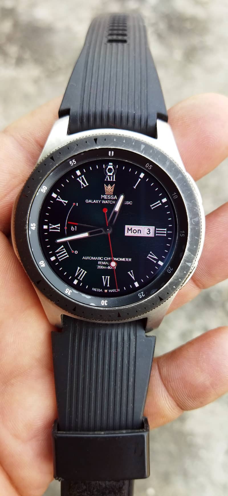 Samsung Galaxy Watch with wireless charger 0