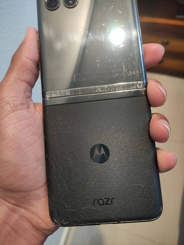 Motorola Razr 40 ultra -     Flip phone Fold phone 6