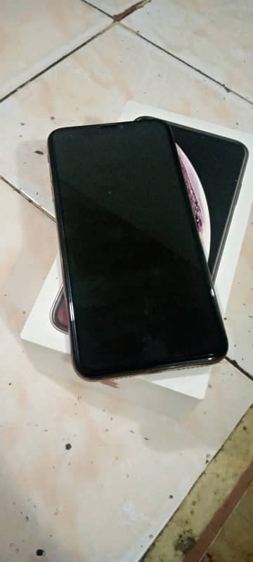 iphone xs Max 256 GB with Box Official PTA Approved 2