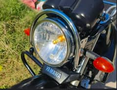 Yamaha YBR 125G front light