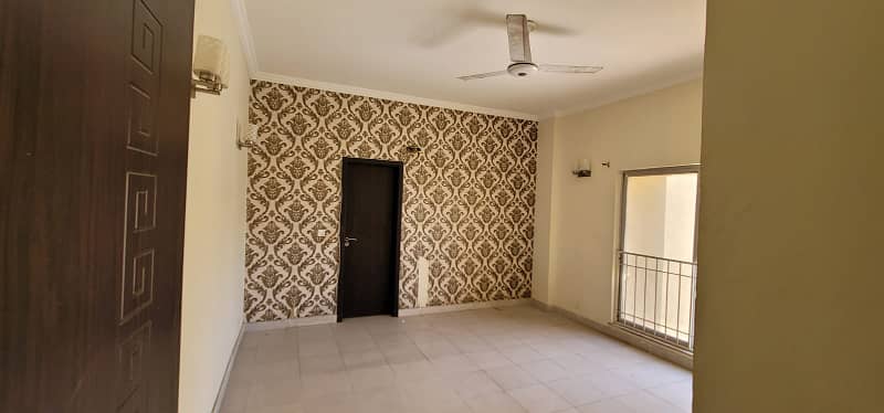 3600 Square Feet 04 Bedrooms Drawing Dinning Front of Masjid Bahria Apartment for Sale 6