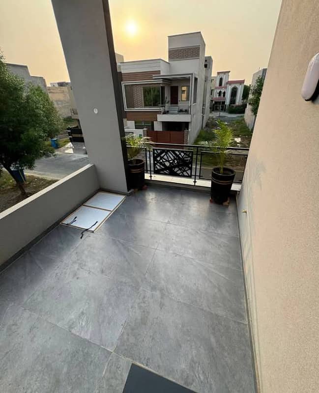 5 Marla House For Sale In sector d bb block Bahria Lahore 7