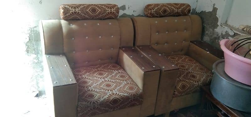 Good condition sofa set 1