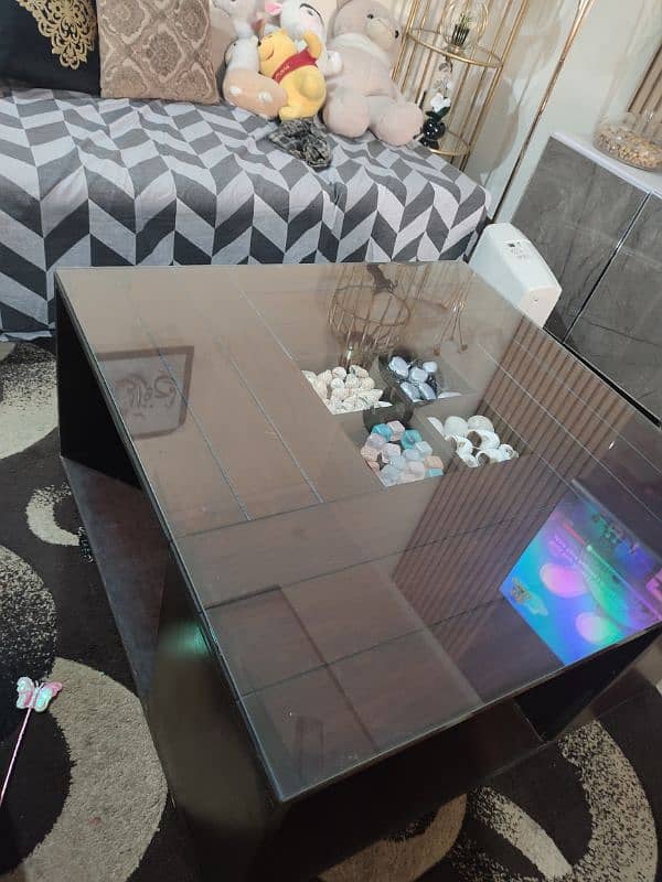 Center table in Good condition  CBR TOWN 3