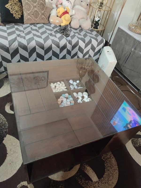 Center table in Good condition  CBR TOWN 5