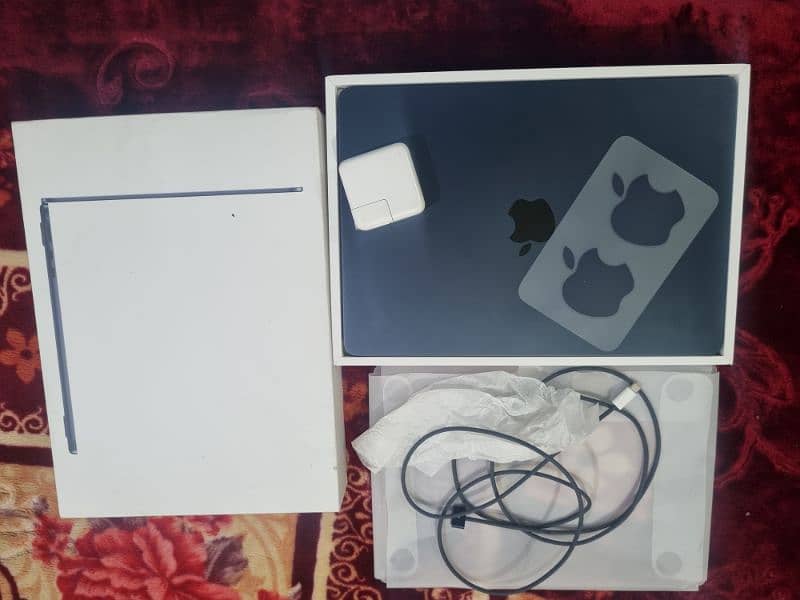 Macbook air m2 ram 8gb 256gb ssd 1