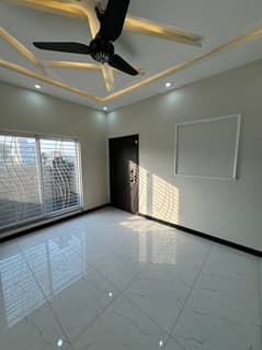 10 Marla Brand New Lower Portion For Rent In Park View City Lahore.