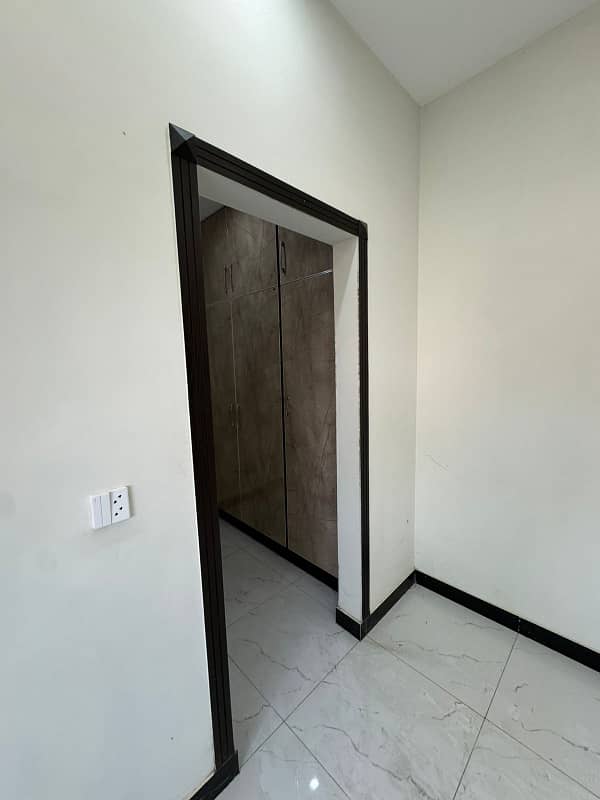 10 Marla Brand New Lower Portion For Rent In Park View City Lahore. 3