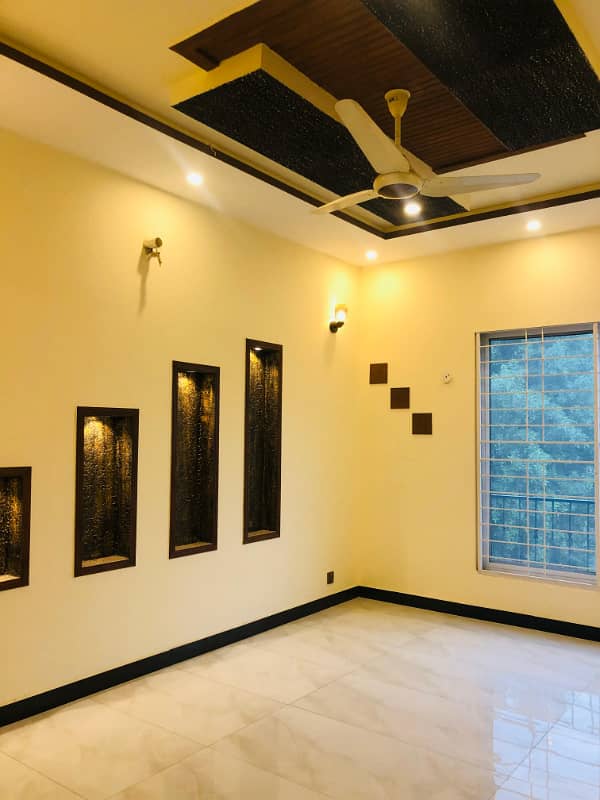 5 Marla Beautifully designed house For Rent In Park View City Lahore. 7