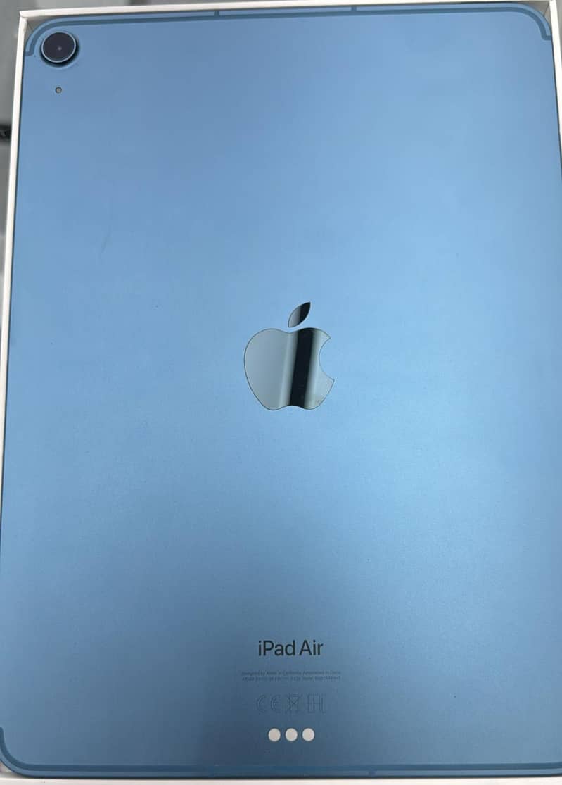 Apple ipad air 5 lush condition 2