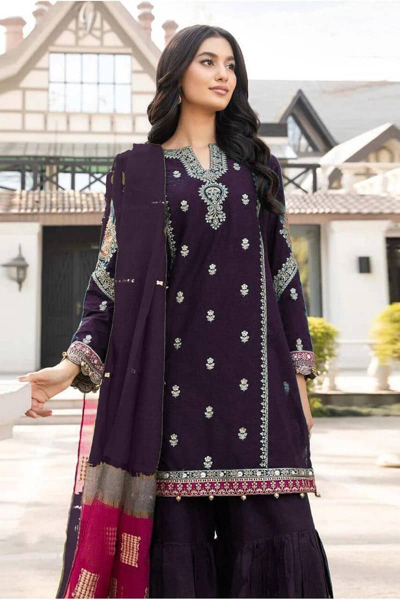 Lawn Elegant 3 Pcs Unstitched Women's Embroidery Suit for Any Occasion 13