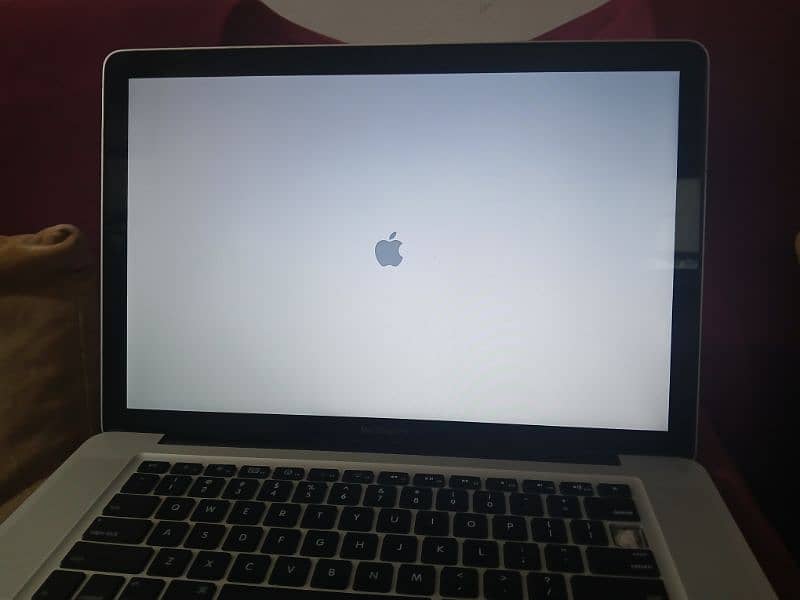 Macbook Pro core i7 Quad Core  15 inch Display FHD 1