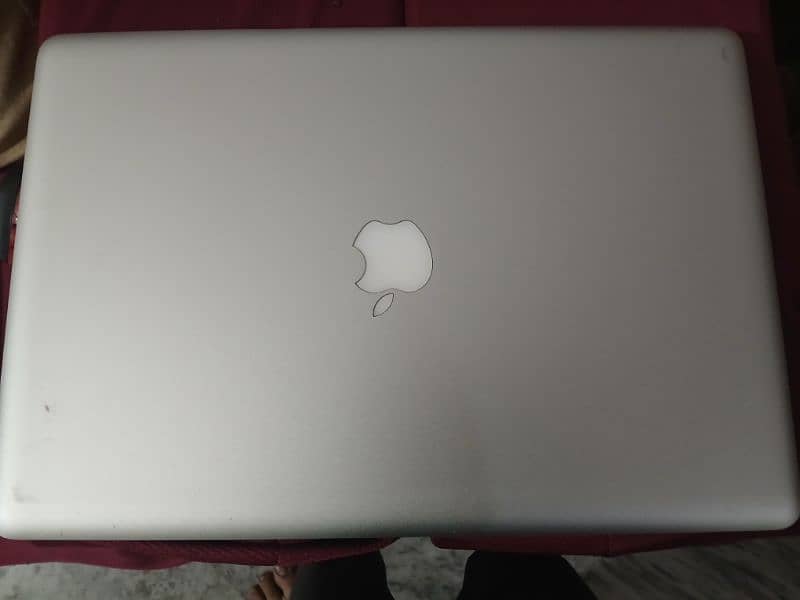 Macbook Pro core i7 Quad Core  15 inch Display FHD 5