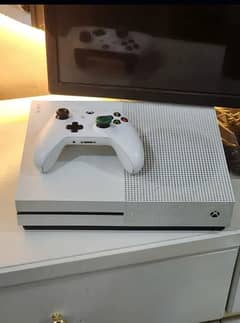 Xbox one s 1 tb with controller 10 by 10