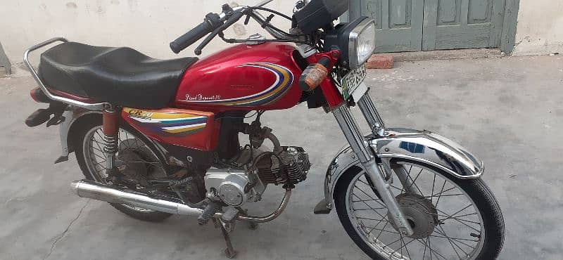 CD 70 Motorcycle 2