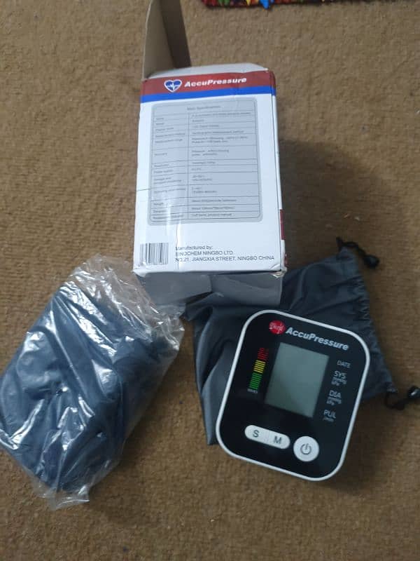 BLOOD PRESSURE MONITOR 6