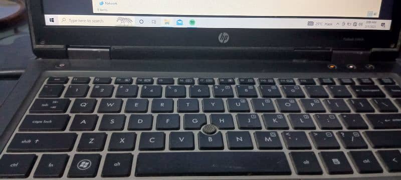 HP laptop prebook 6460b ok condition hai bilkul bas bettry change hogi 1