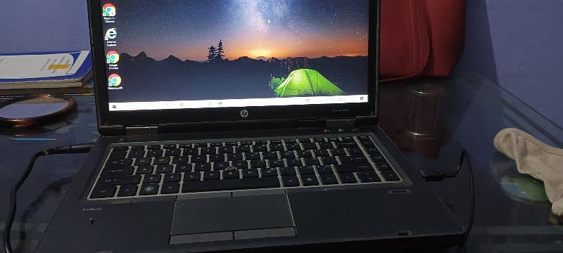 HP laptop prebook 6460b ok condition hai bilkul bas bettry change hogi 4