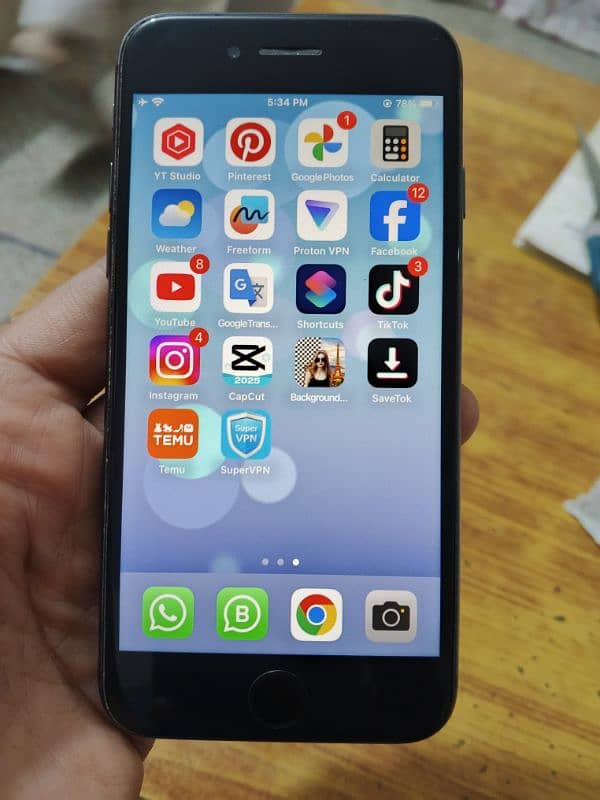 Non PTA Iphone 8 in good condition 1