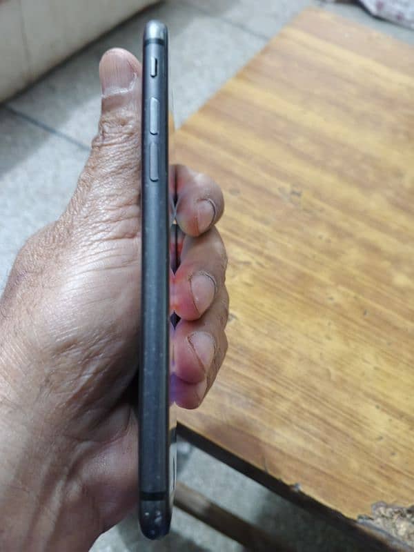 Non PTA Iphone 8 in good condition 4