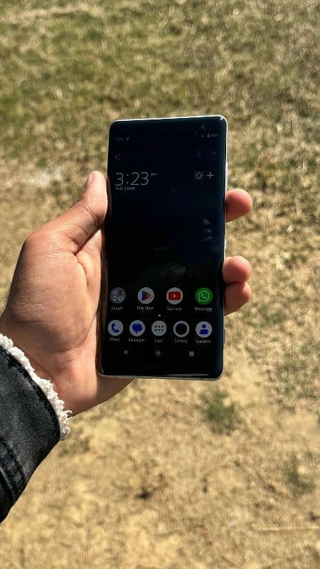 Sony Xperia XZ3 5