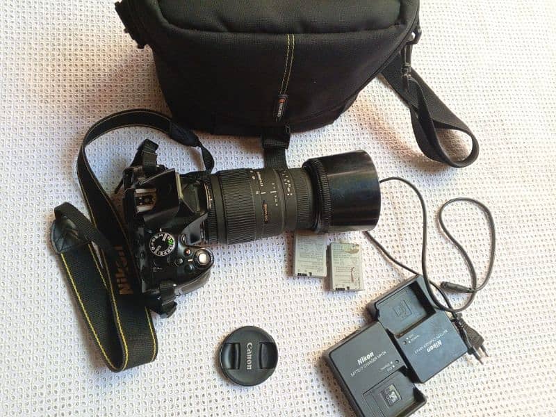 Nikon D5100 perfect condition 70-300mm 16