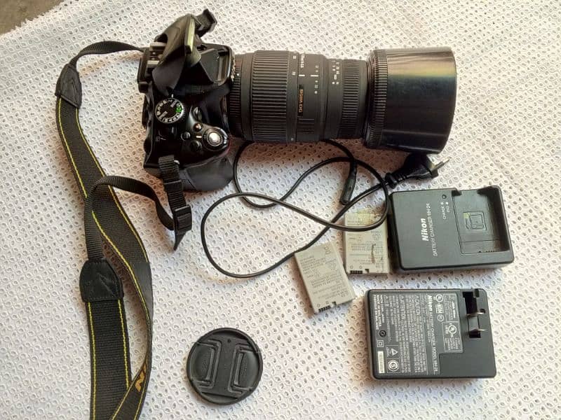 Nikon D5100 perfect condition 70-300mm 17